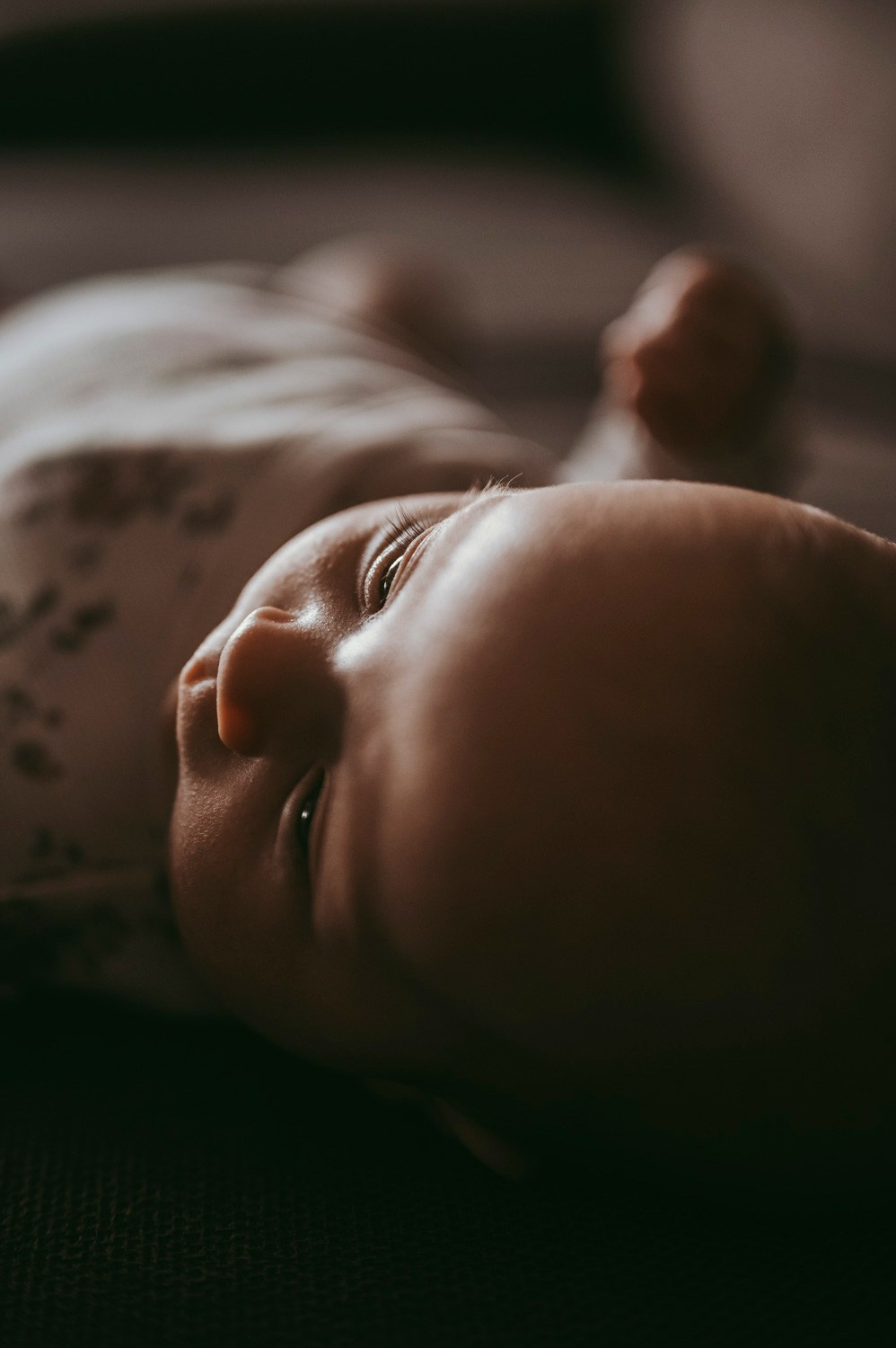 Porodicno fotografisanje sa bebom kod kuce / Ivana Miroslav i Nadica. Deciji i porodicni fotograf u Beogradu Oksana Skendzic