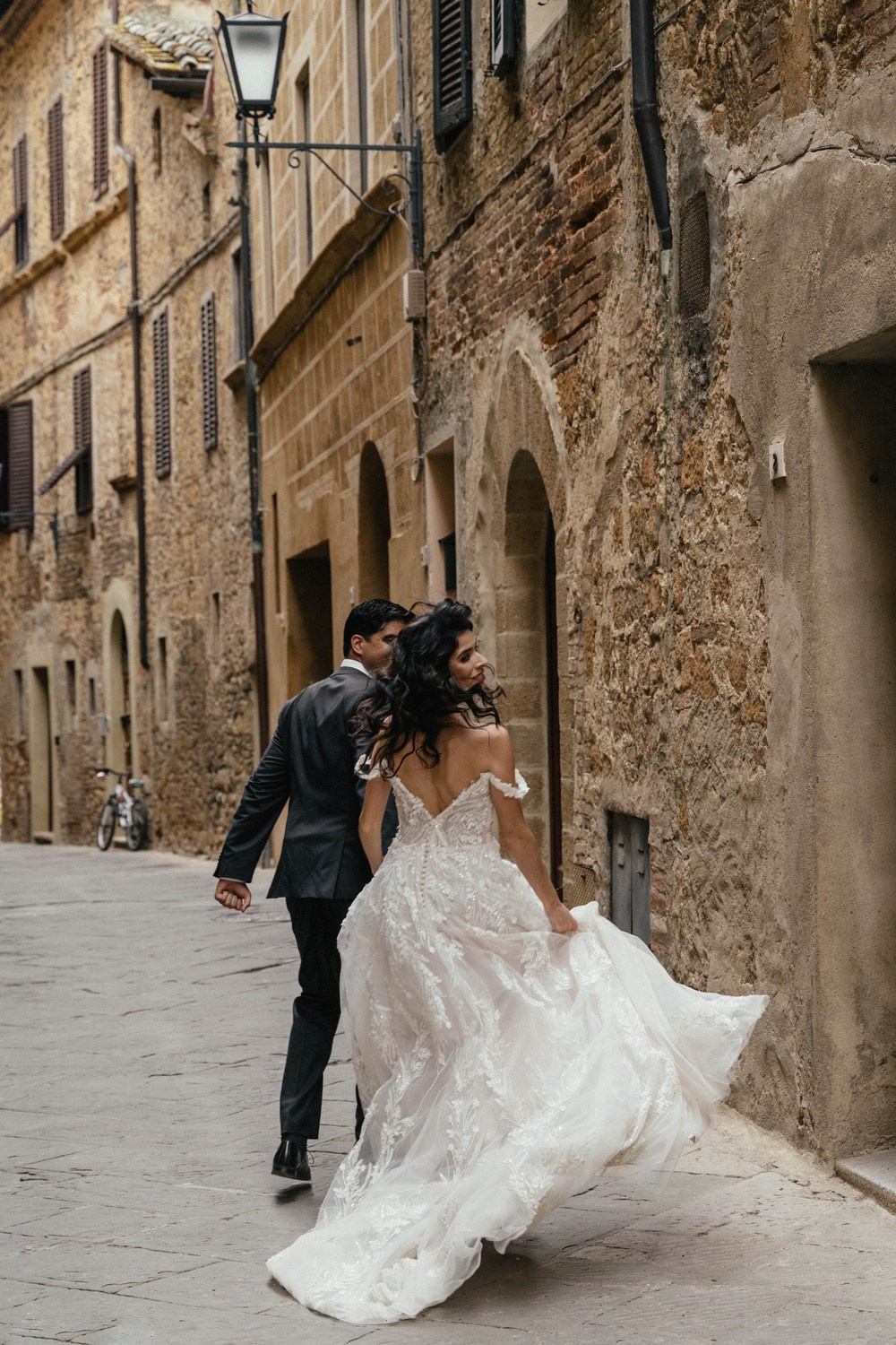 Wedding photoshoot in Pienza. Photographer in Italy Natalie Bero