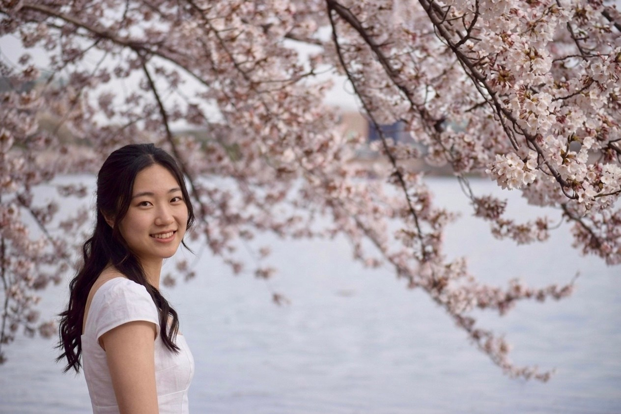 Cherry blossom mini shoot with Jessica. Kelly Sang, graduation and portrait photographer in Boston