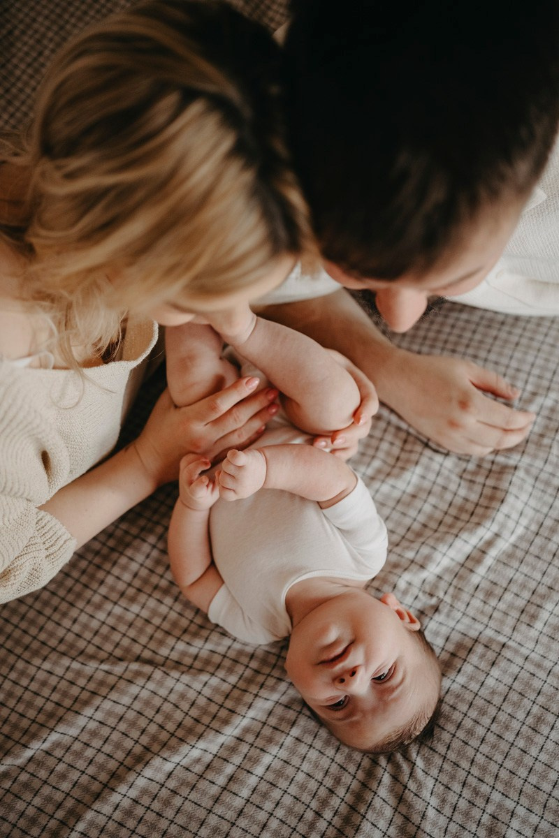 Jelena, Uros i Vasilije / porodicno fotografisanje kod kuce. Deciji i porodicni fotograf u Beogradu Oksana Skendzic