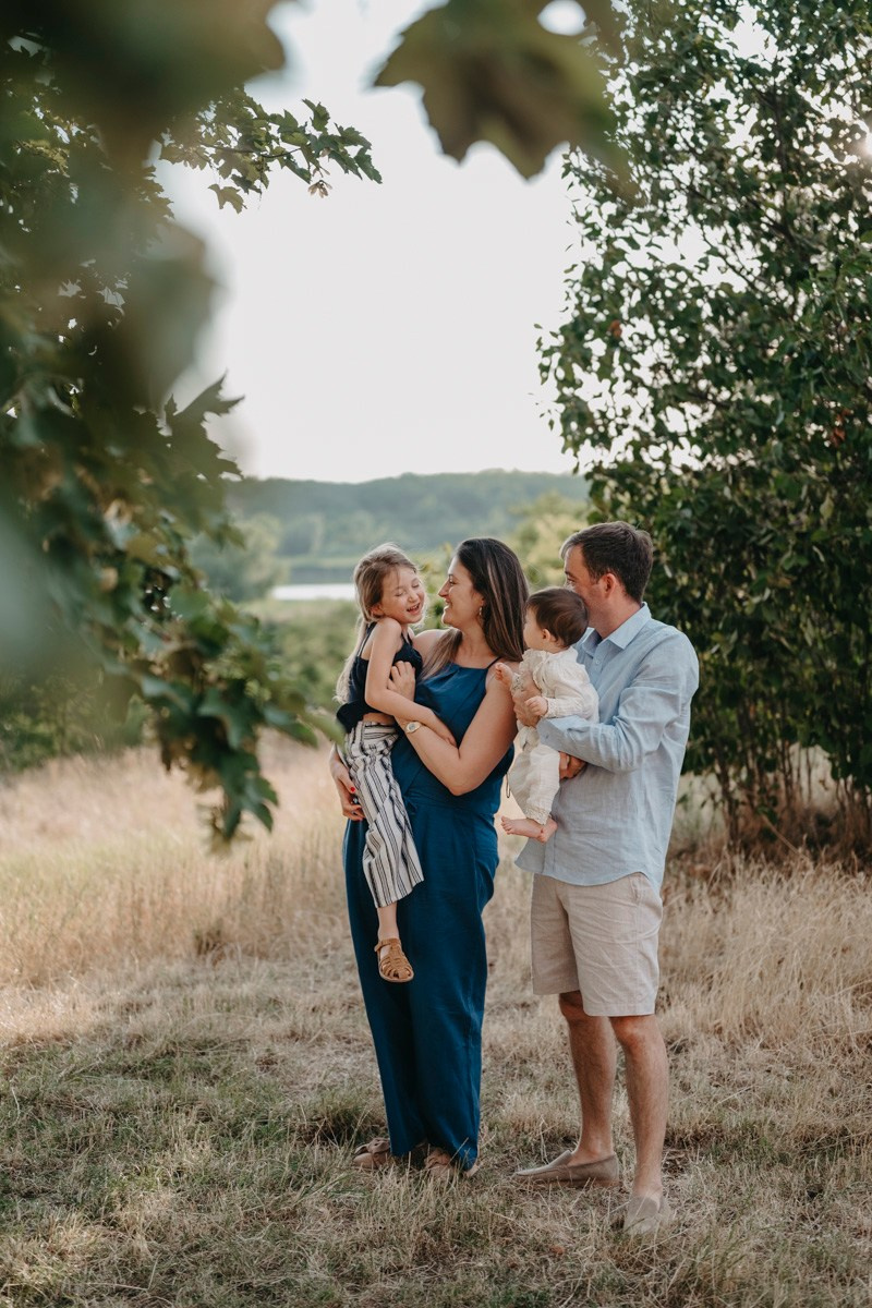 Jelena Milos Dunja i Mila / porodicno fotografisanje. Deciji i porodicni fotograf u Beogradu Oksana Skendzic
