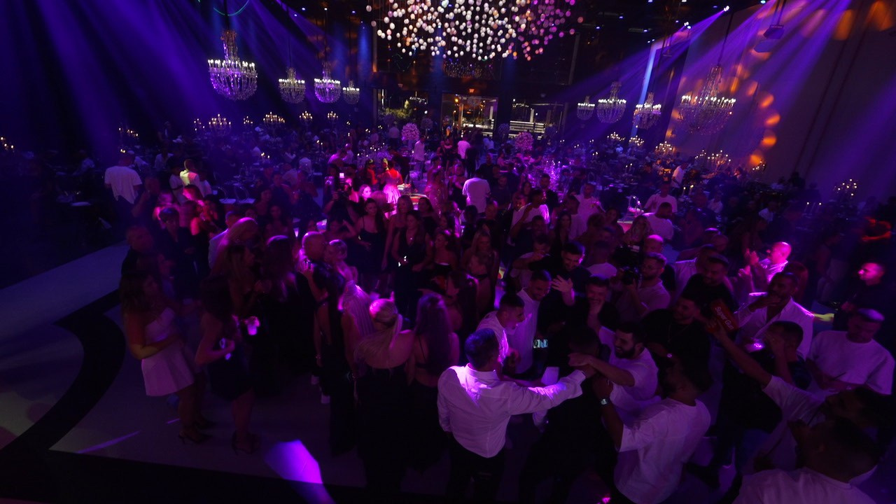 VIA / BASICO. Wedding and events photographers Studio Shalom