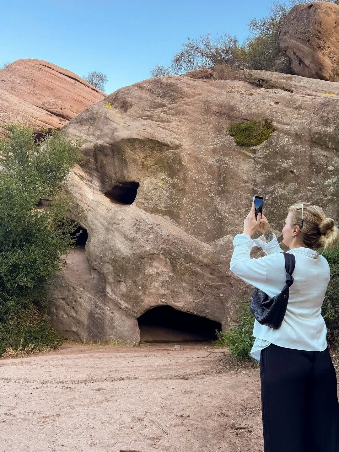 Return to Yourself Weekend — женский ретрит в Лос-Анджелесе | 22–24 февраля 2026. About you club | Женский клуб | Встречи | Ретриты 📍 Лос Анджелес