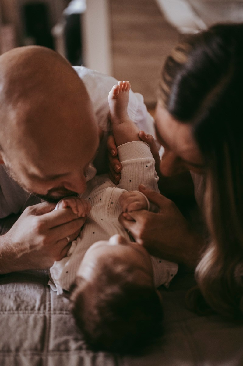 Katarina, Marko i Elena / porodicno fotografisanje kod kuce. Deciji i porodicni fotograf u Beogradu Oksana Skendzic