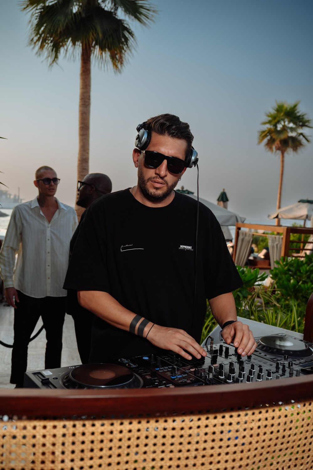 Beach Clubs & Lifestyle. Igor Solodkii | Dubai Photo & Video — Real Estate, Events, Food, Studio