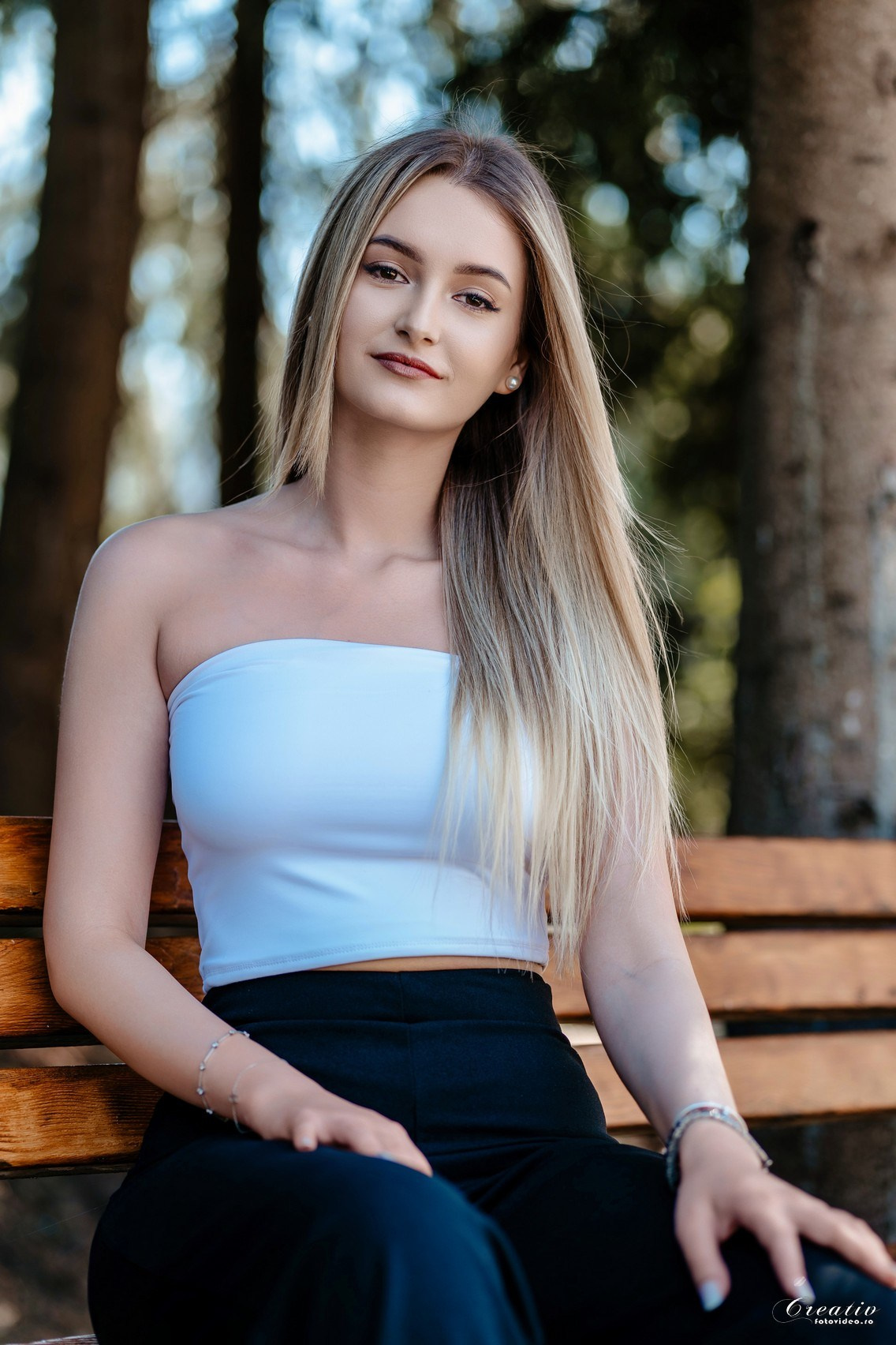 Oferta albume absolvenți 2026. Fotograf nuntă Bistrița | fotograf botez | Creativ Foto Video | Vasile Mizgan