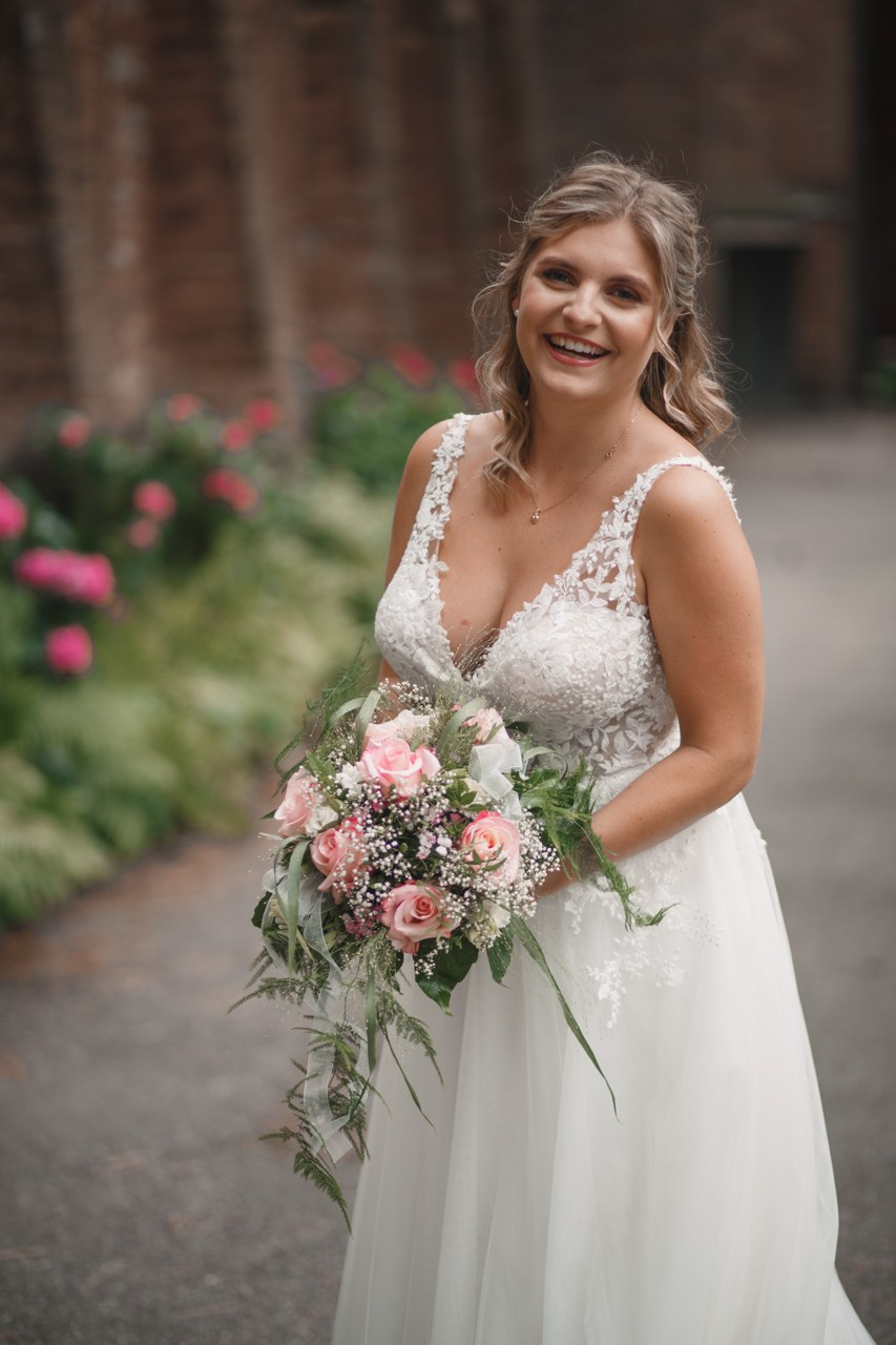 Kirchliche Hochzeit Rheinterrassen Karlsruhe – Noelia & Timo | Hochzeitsfotograf & Videograf