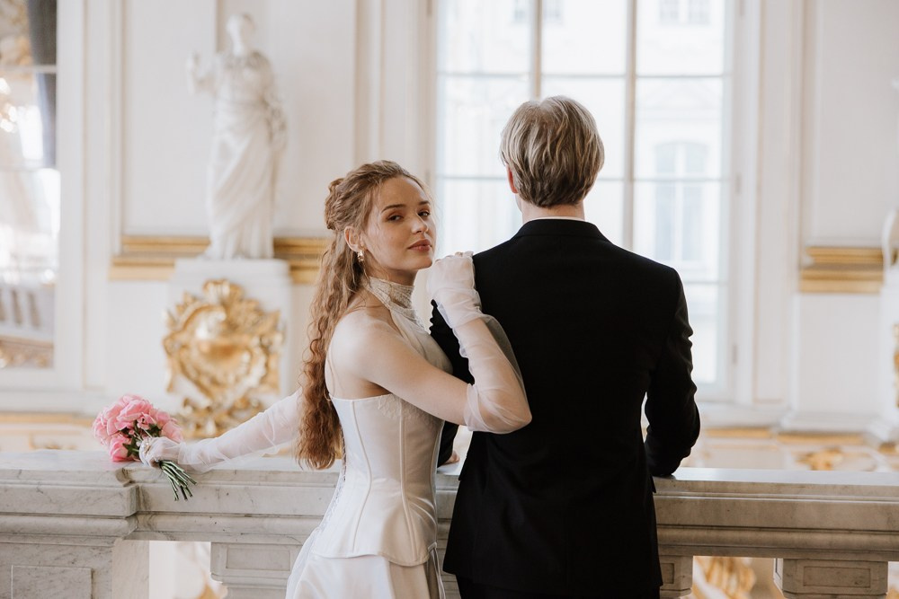 Anna & David (Hochzeitsfotoshooting im Museum). Familien & Hochzeitfotografin Nadja Holzmann