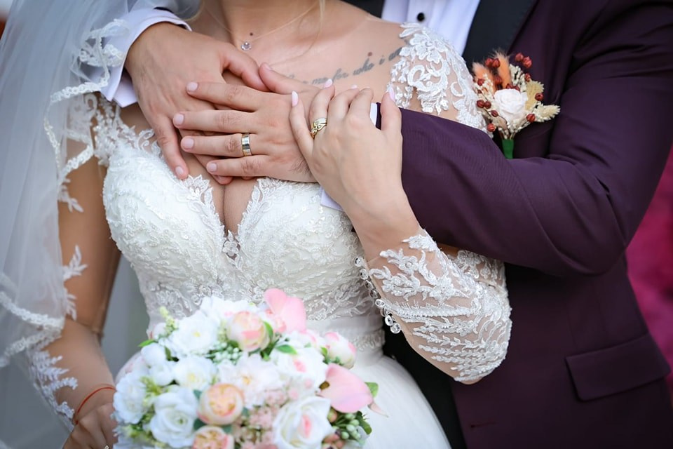 Iulia & Lucian. Fotograf Nuntă Constanța - Moments by Gub