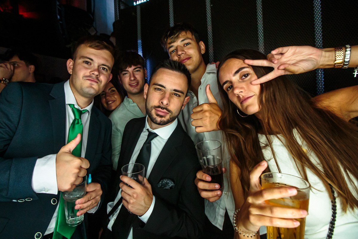 Las discotecas. Fotógrafo de retrato, familia y reportajes en Valencia | España | Europa Vitalii Lumier