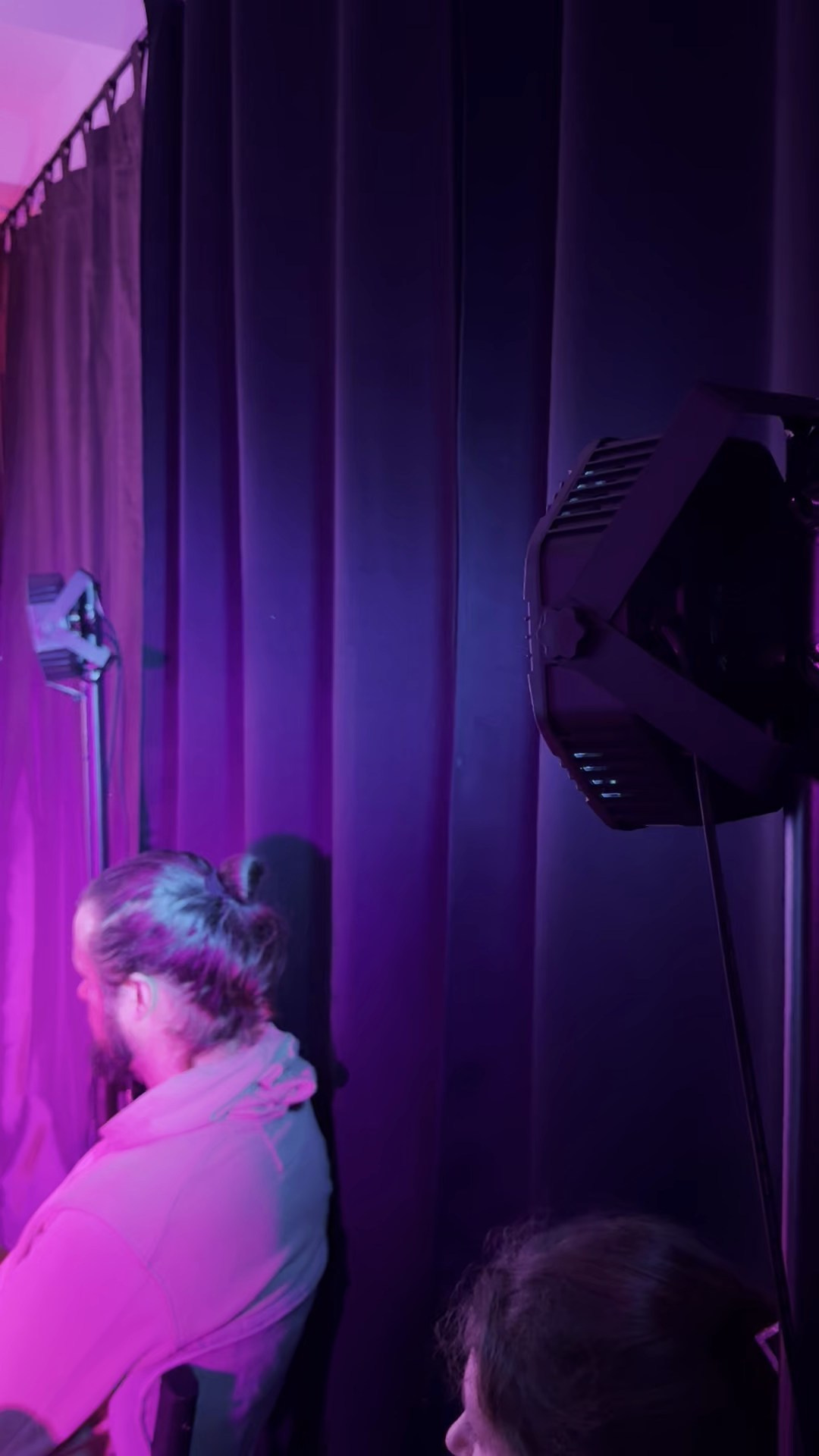 Фоторепортаж вистави у Будві. Портретний фотограф Альона Новгородцева