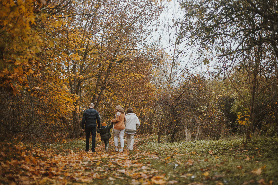 Семейная осеньнаяя фотосессия в Риге  Ģimenes rudens fotosesija Rīgā. Fotogrāfs Rīgā — Katerina Gordik