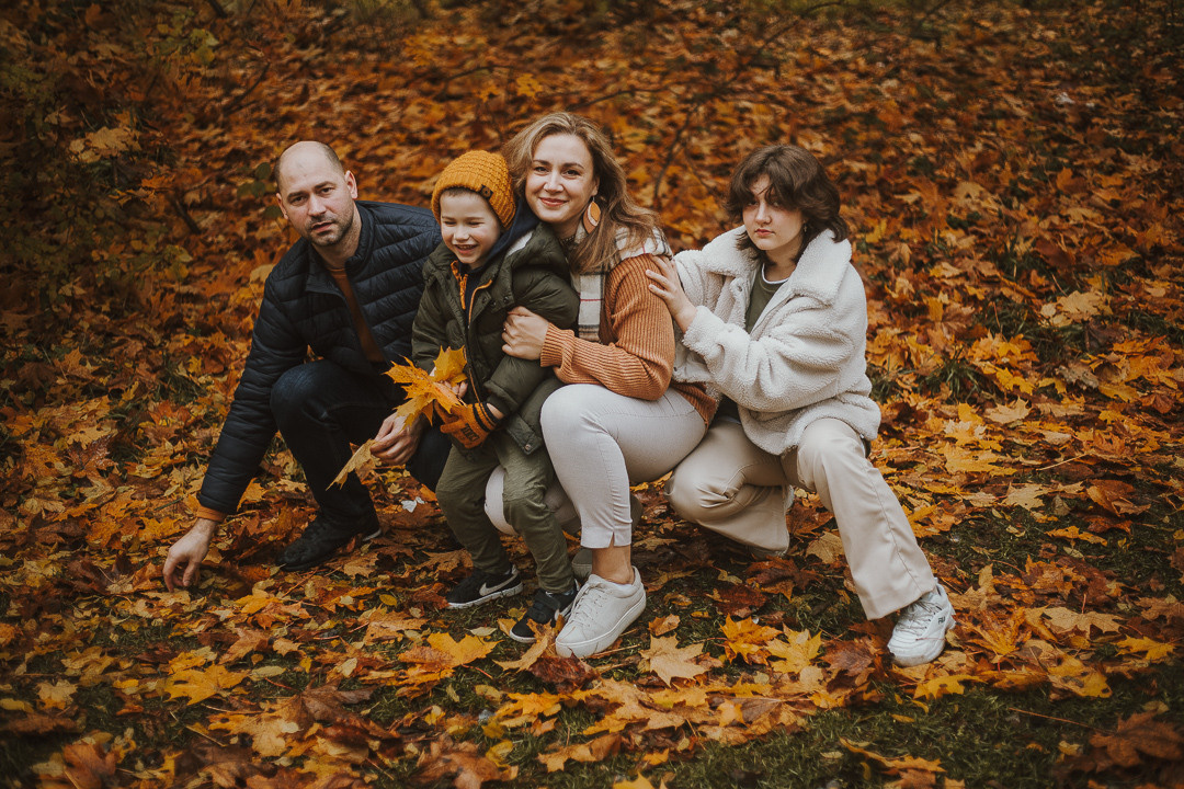 Семейная осеньнаяя фотосессия в Риге  Ģimenes rudens fotosesija Rīgā. Fotogrāfs Rīgā — Katerina Gordik