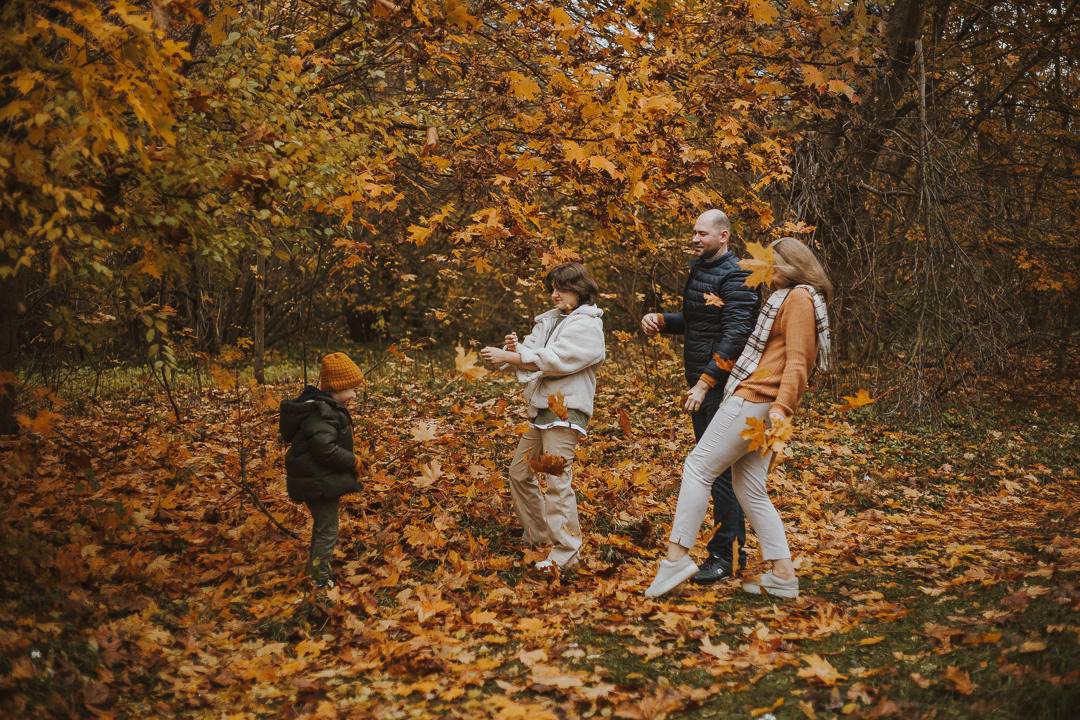 Семейная осеньнаяя фотосессия в Риге  Ģimenes rudens fotosesija Rīgā. Fotogrāfs Rīgā — Katerina Gordik