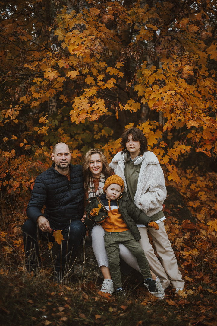 Семейная осеньнаяя фотосессия в Риге  Ģimenes rudens fotosesija Rīgā. Fotogrāfs Rīgā — Katerina Gordik