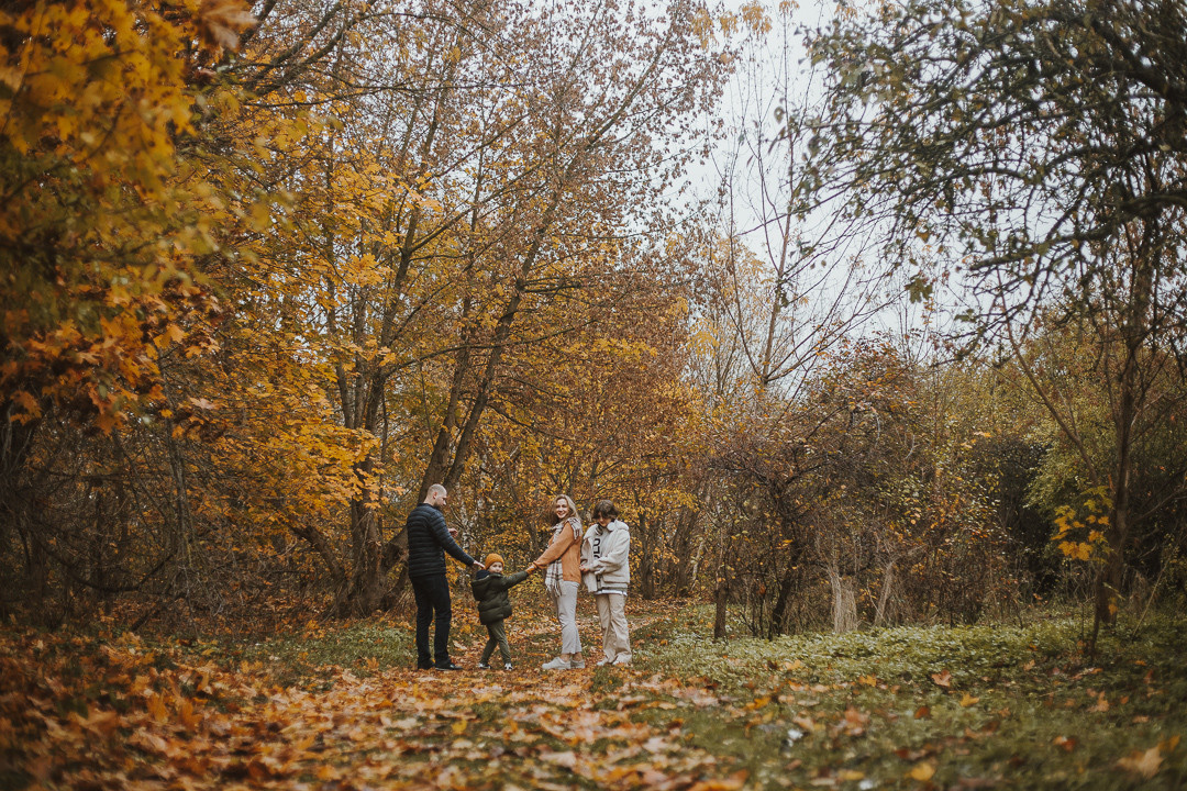 Семейная осеньнаяя фотосессия в Риге  Ģimenes rudens fotosesija Rīgā. Fotogrāfs Rīgā — Katerina Gordik