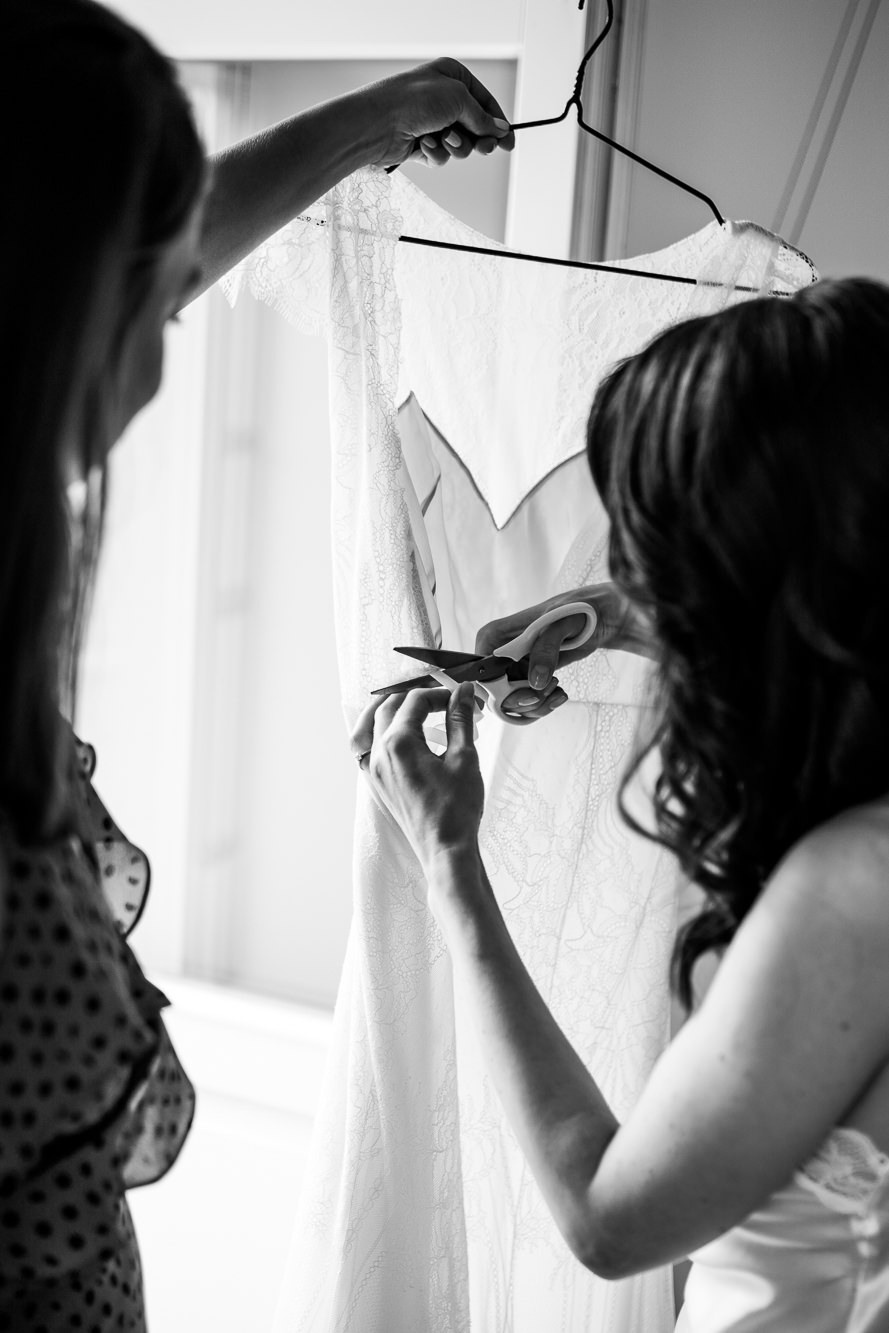 Kāzu diena Vecrīgā ar fotosesiju un īstiem draugiem