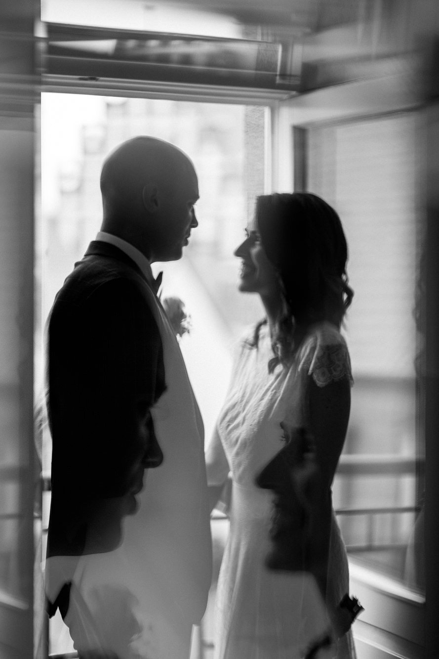 Kāzu diena Vecrīgā ar fotosesiju un īstiem draugiem