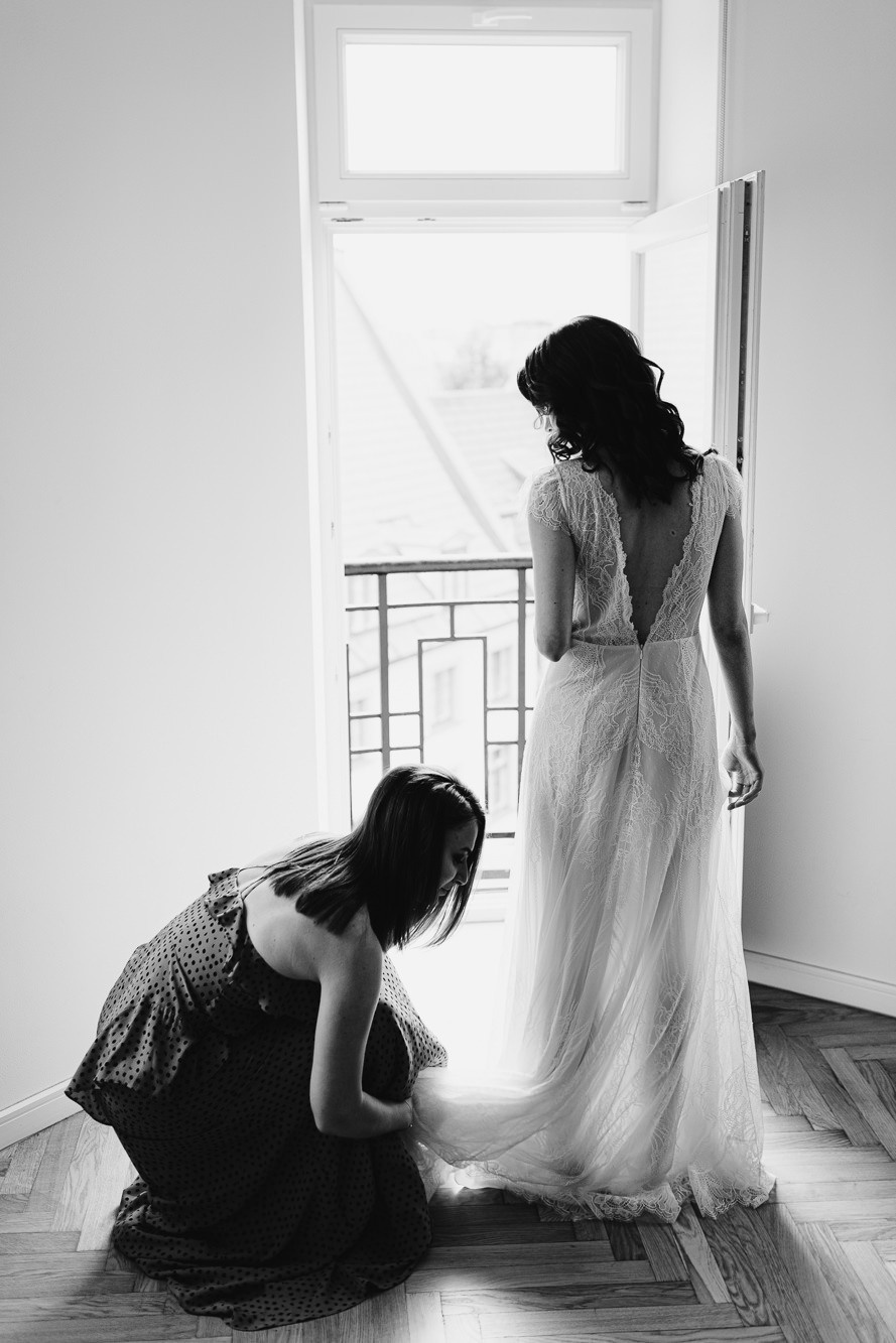 Kāzu diena Vecrīgā ar fotosesiju un īstiem draugiem