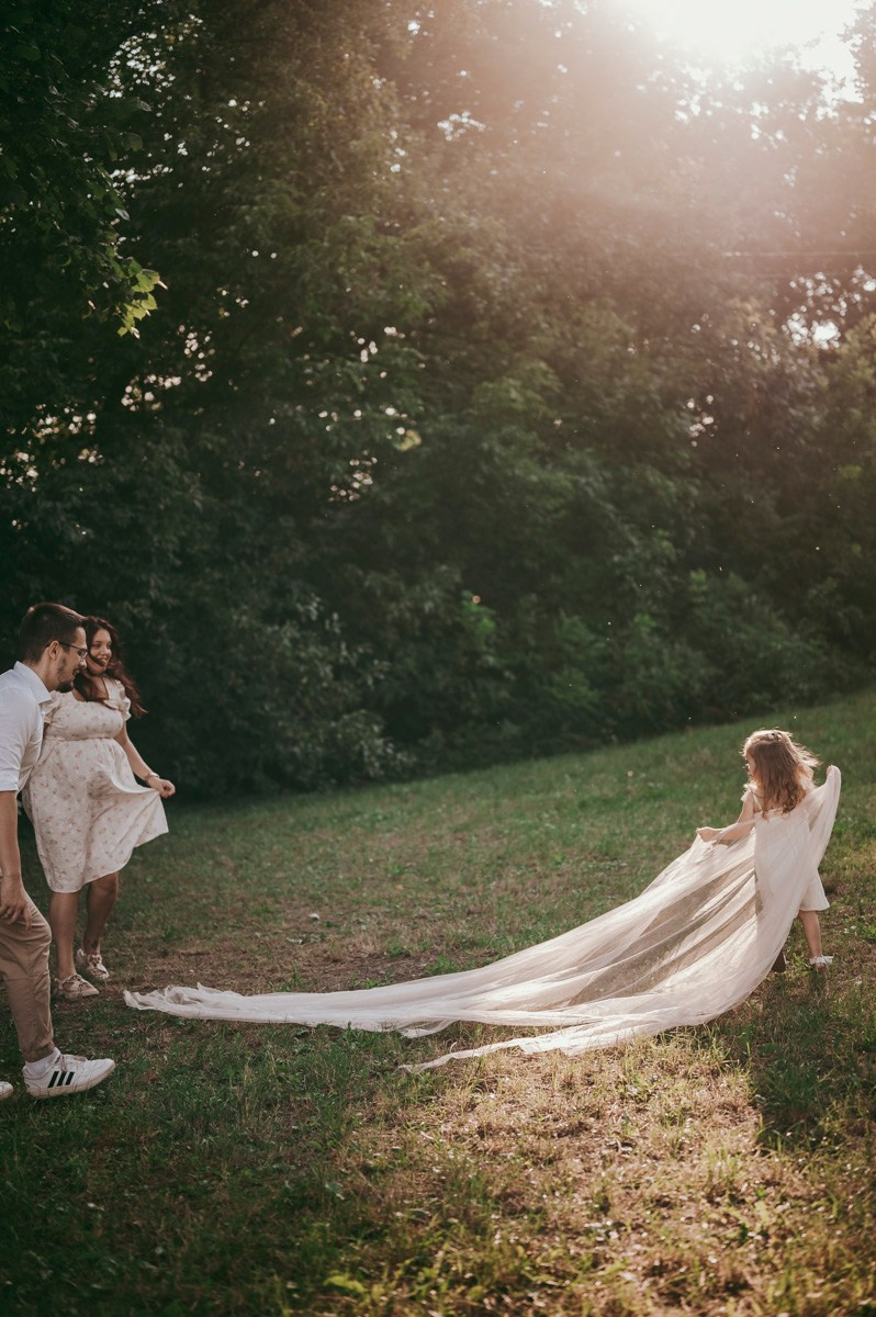 Kristina, Milos i Kalina / porodicno fotografisanje u prirodi. Deciji i porodicni fotograf u Beogradu Oksana Skendzic