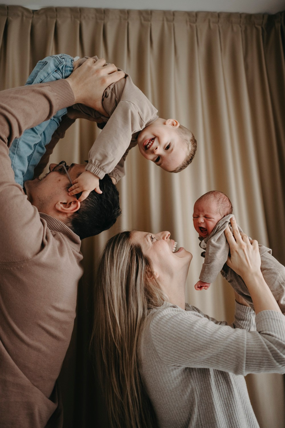 Danijala, Darko, Mijat i Marko porodicno fotografisanje. Deciji i porodicni fotograf u Beogradu Oksana Skendzic