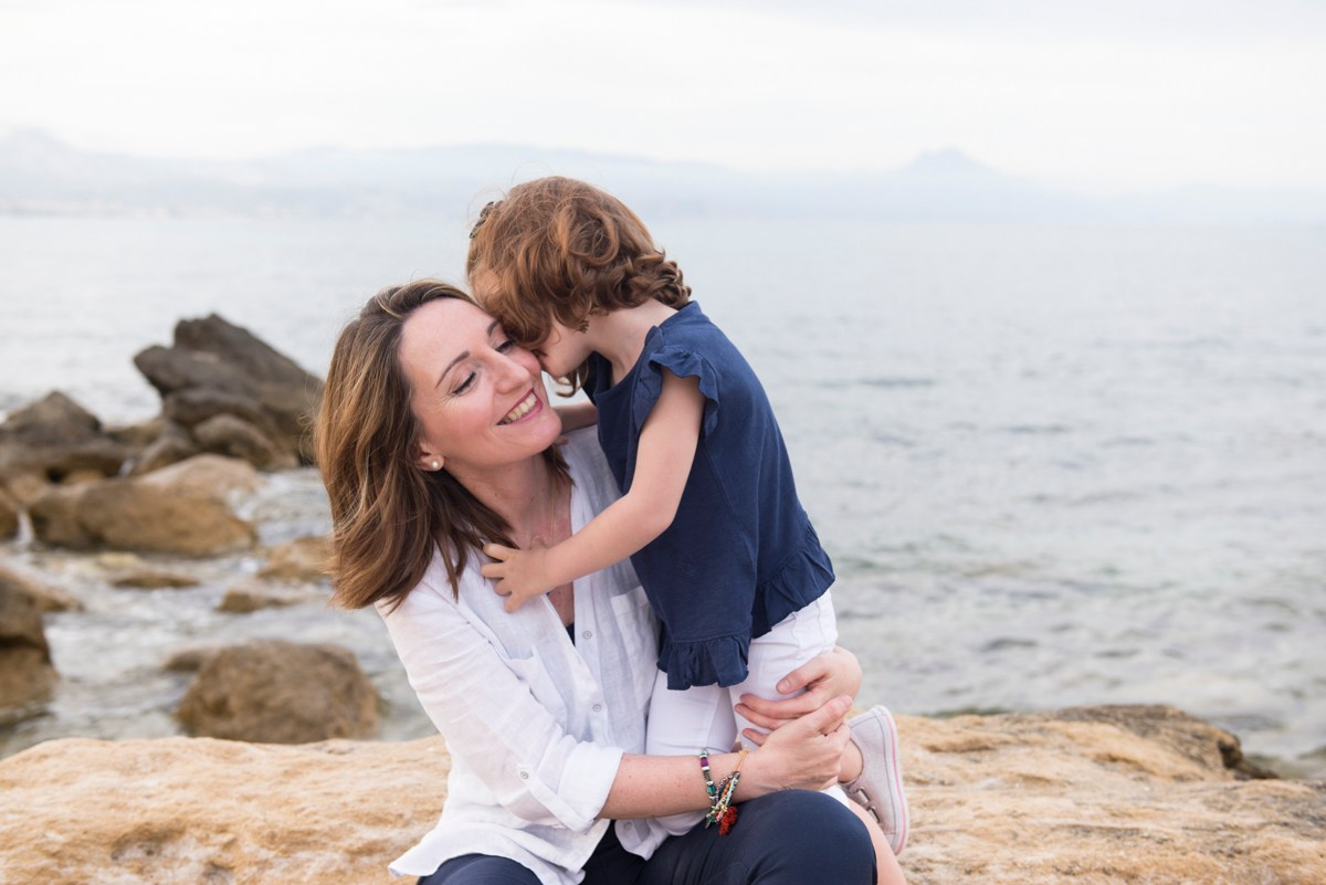 Madres. Fotografia de familias en Alicante Mónica Santonja