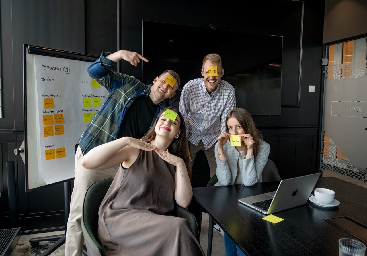 Korporátní a firemní fotografie. Dana Lišková — Empatická fotografka | Introspektivní umělkyně | Neurodivergentní koučka| Zakladatelka Artepy.cz