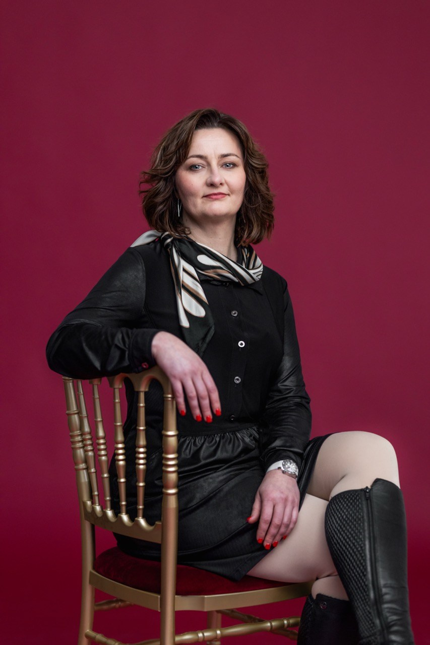 PRO MAGAZÍN. Dana Lišková — Empatická fotografka | Introspektivní umělkyně | Neurodivergentní koučka| Zakladatelka Artepy.cz