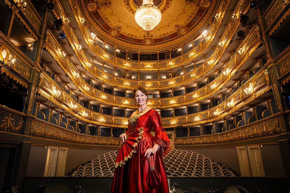 Catherine Clarke Nardolillo, portrait on stage, Estates Theater in Prague