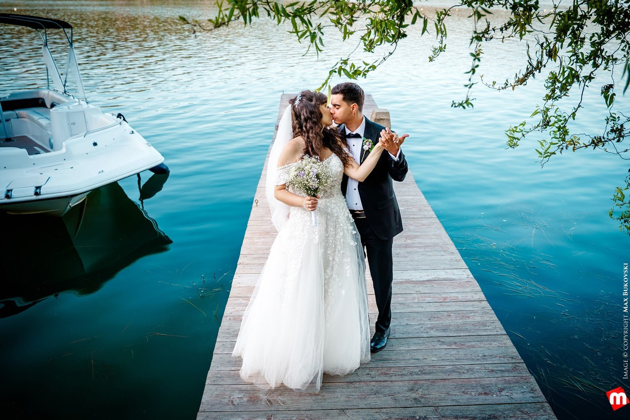 Ревюта. Начало