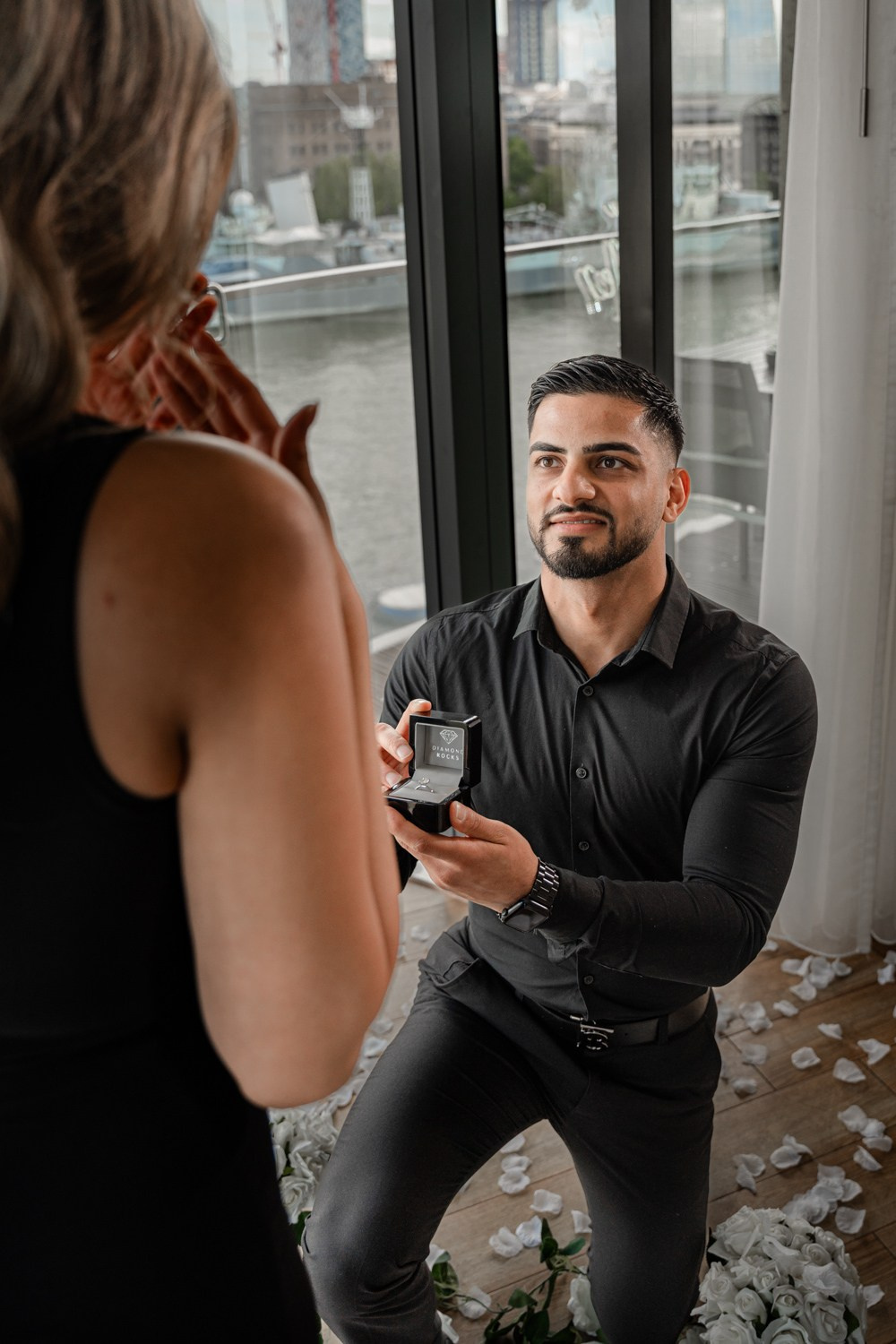 Proposal Cheval Three Quays. Tonya Kyrylenko photographer in London