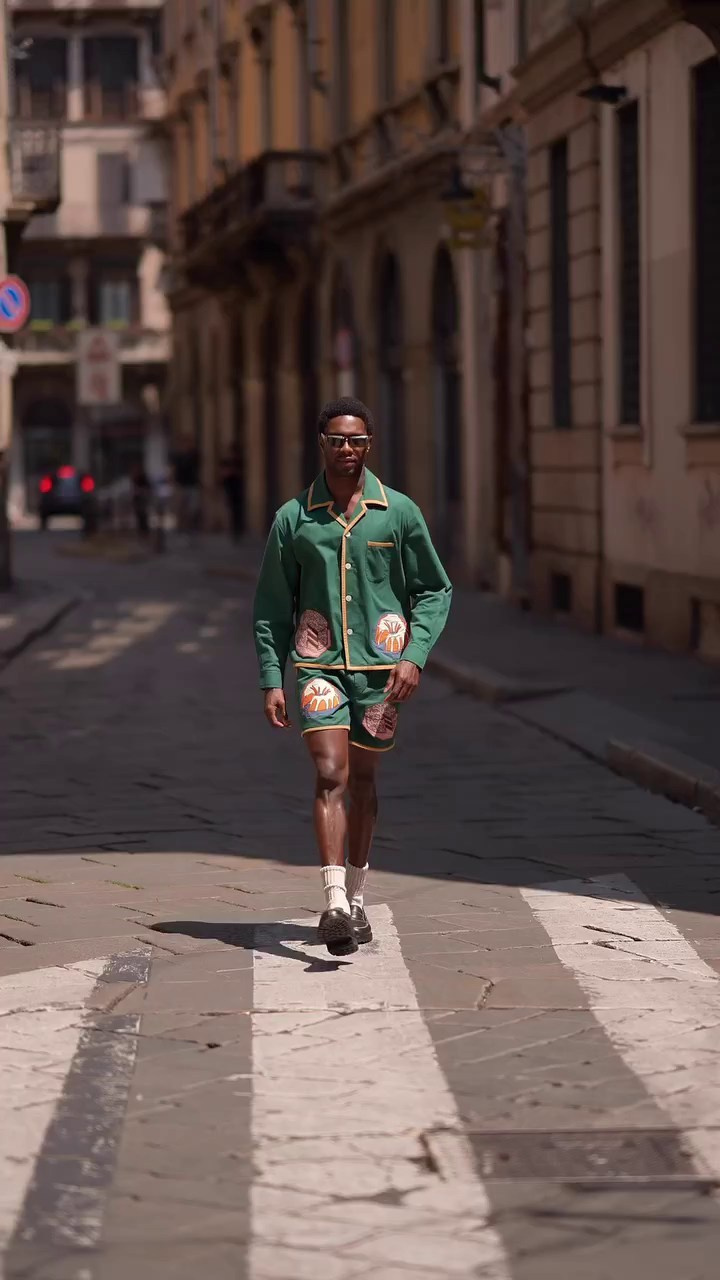 Sadiqdesh. Julia Di |Fashion streetstyle photographer|videomaker in Milan & Paris