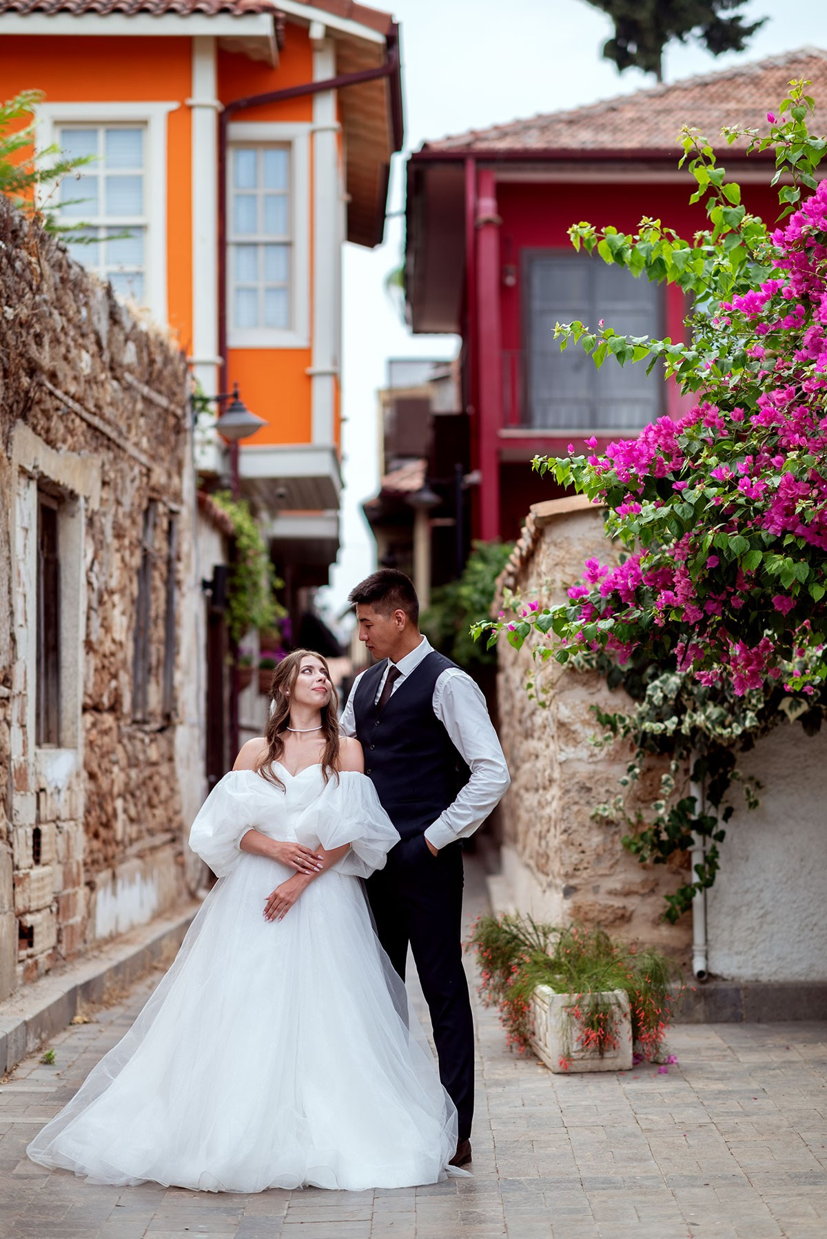 Свадебная фотосессия на улочках старого города в Анталии
