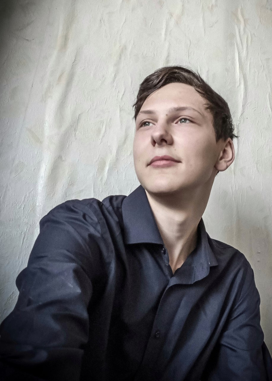 Portraits. Online/offline mobile photographer from Australia Olga Conacher