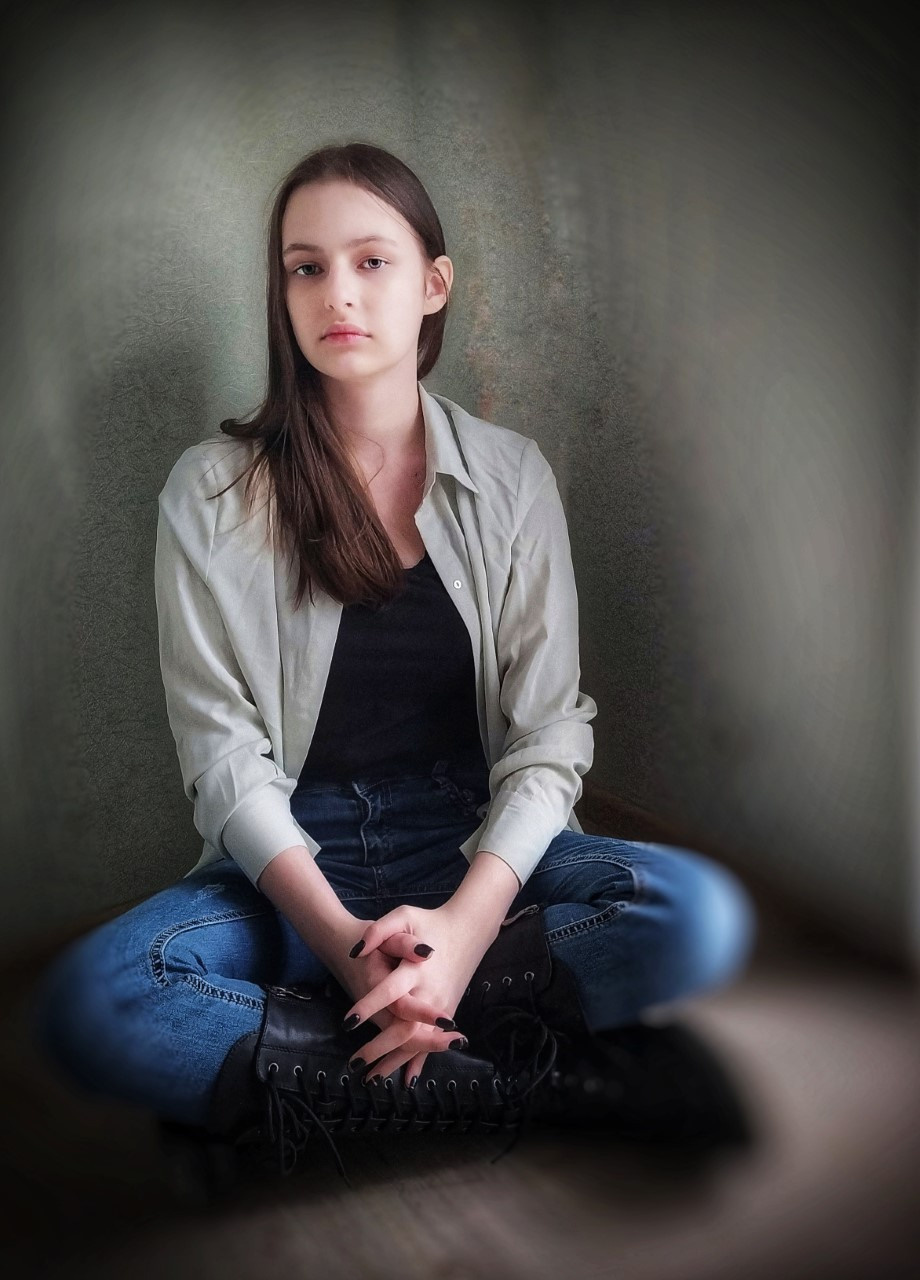 Portraits. Online/offline mobile photographer from Australia Olga Conacher