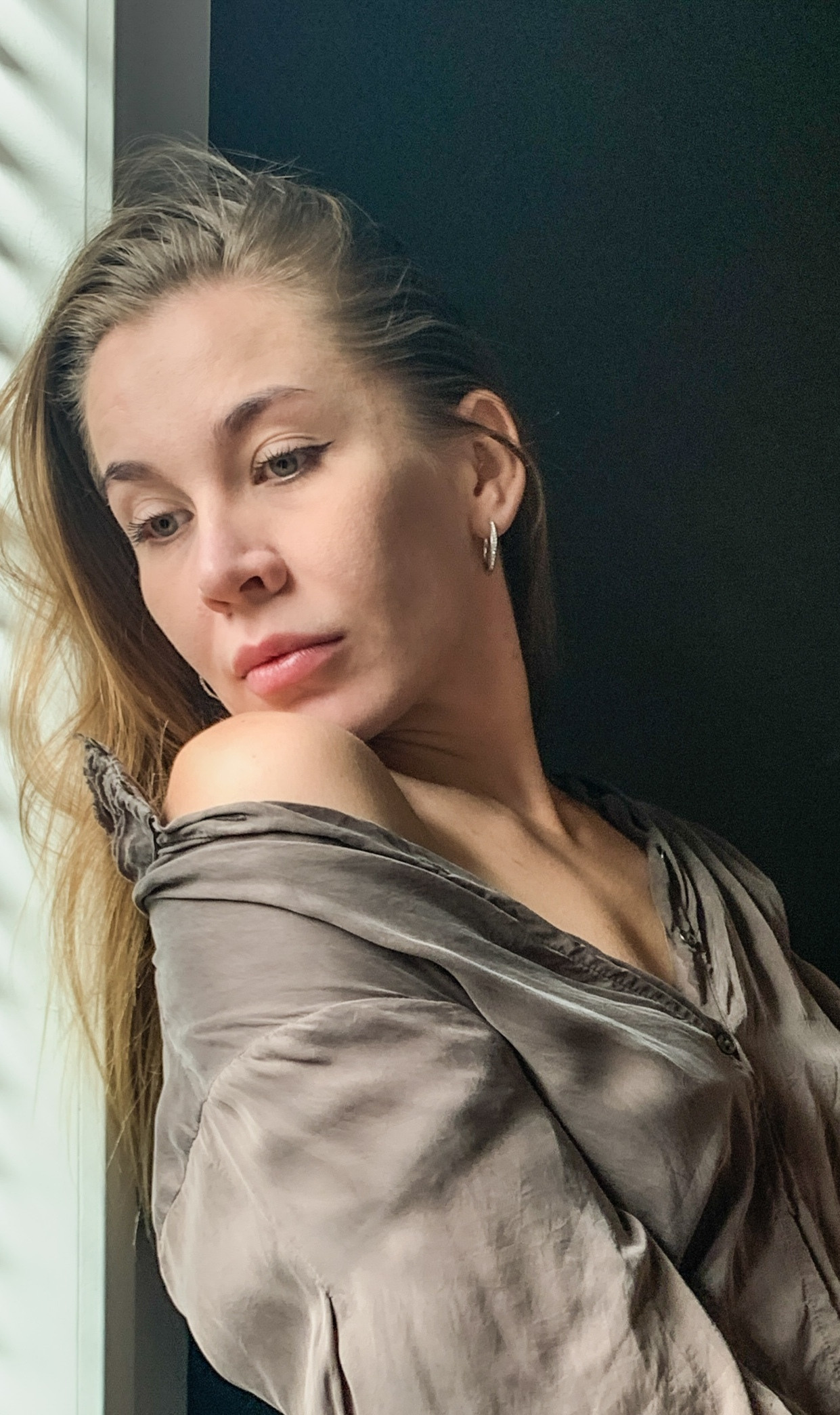 Portraits. Online/offline mobile photographer from Australia Olga Conacher