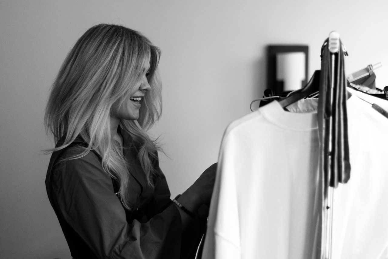 Backstage fotografie. Dana Lišková — Empatická fotografka | Introspektivní umělkyně | Neurodivergentní koučka| Zakladatelka Artepy.cz