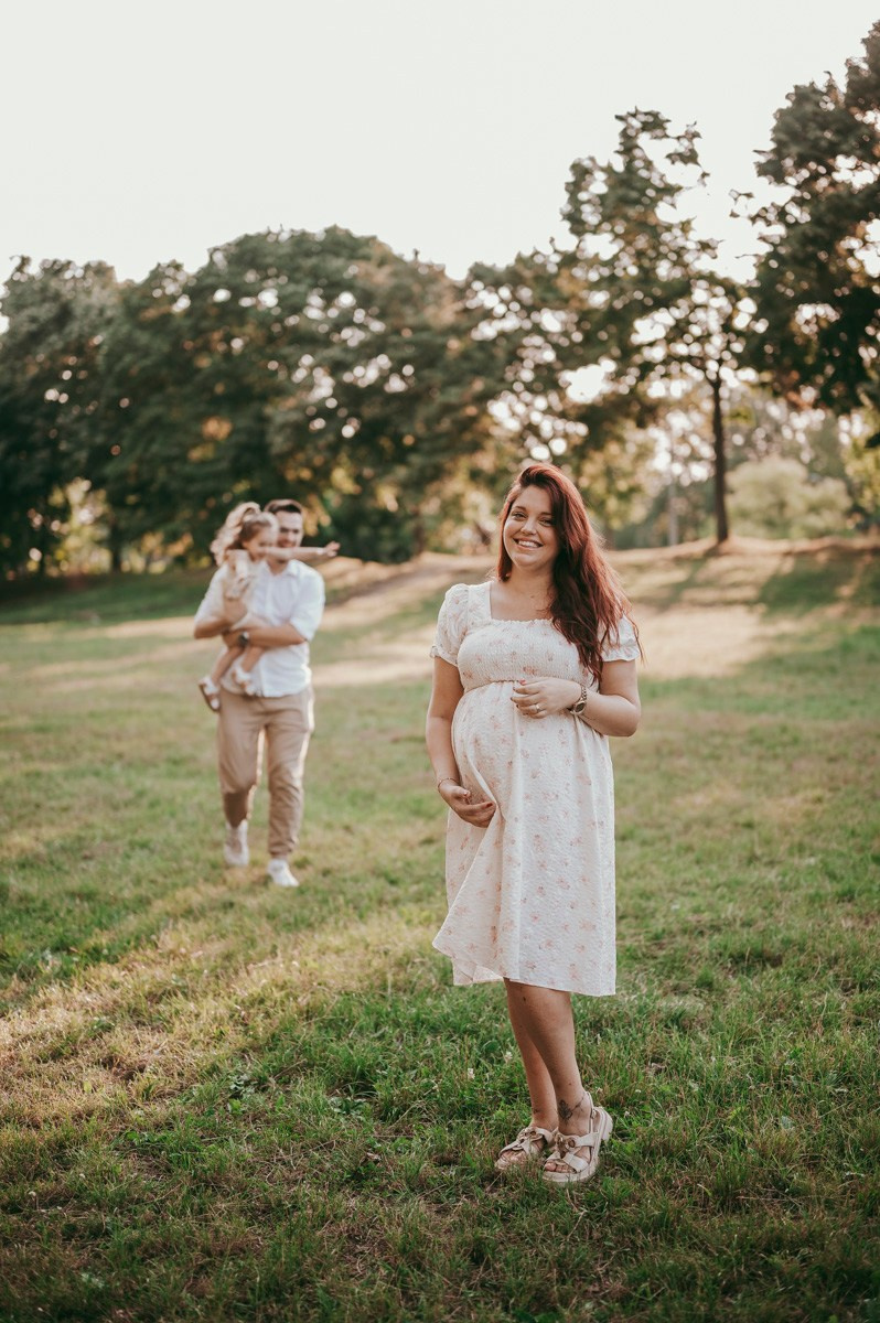 Kristina, Milos i Kalina / porodicno fotografisanje u prirodi. Deciji i porodicni fotograf u Beogradu Oksana Skendzic