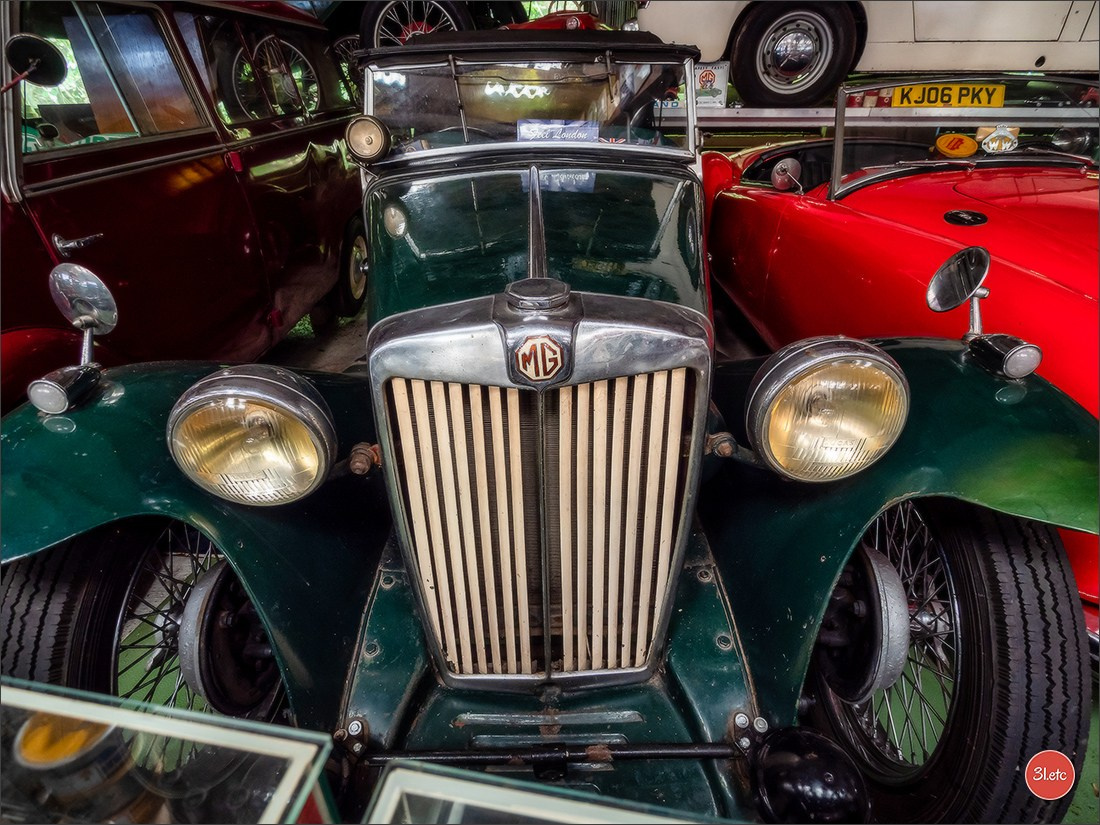 Удивительное место - частный музей старинного хлама - Fahrzeugmuseum. Photographe à Strasbourg | Portraits, Studio, Enfants, Événements