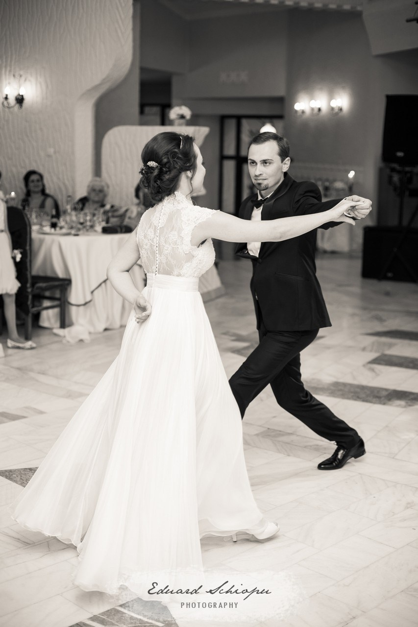 Alina si Andrei by fotograf nunta Neamt — Eduard Schiopu