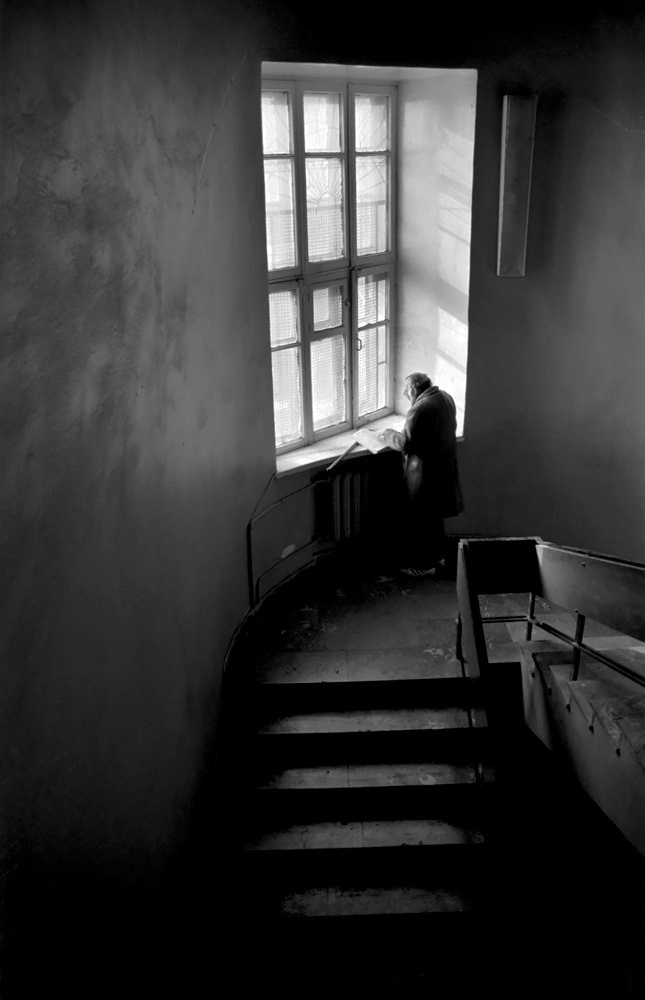 DISTANANCE. Documentary photographer in Yerevan Vaghinak Ghazaryan