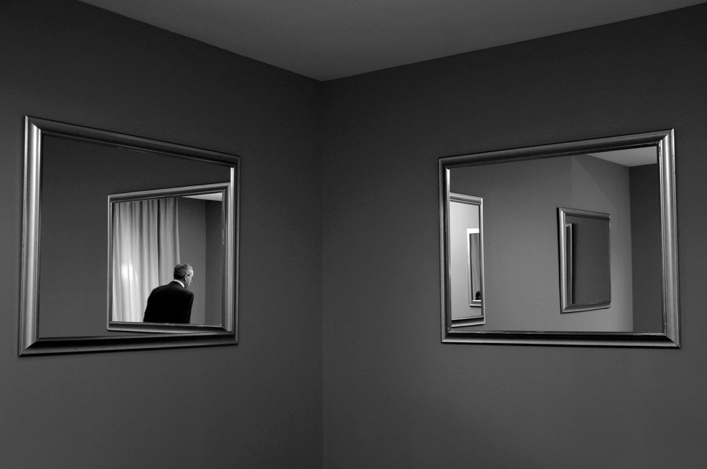 DISTANANCE. Documentary photographer in Yerevan Vaghinak Ghazaryan