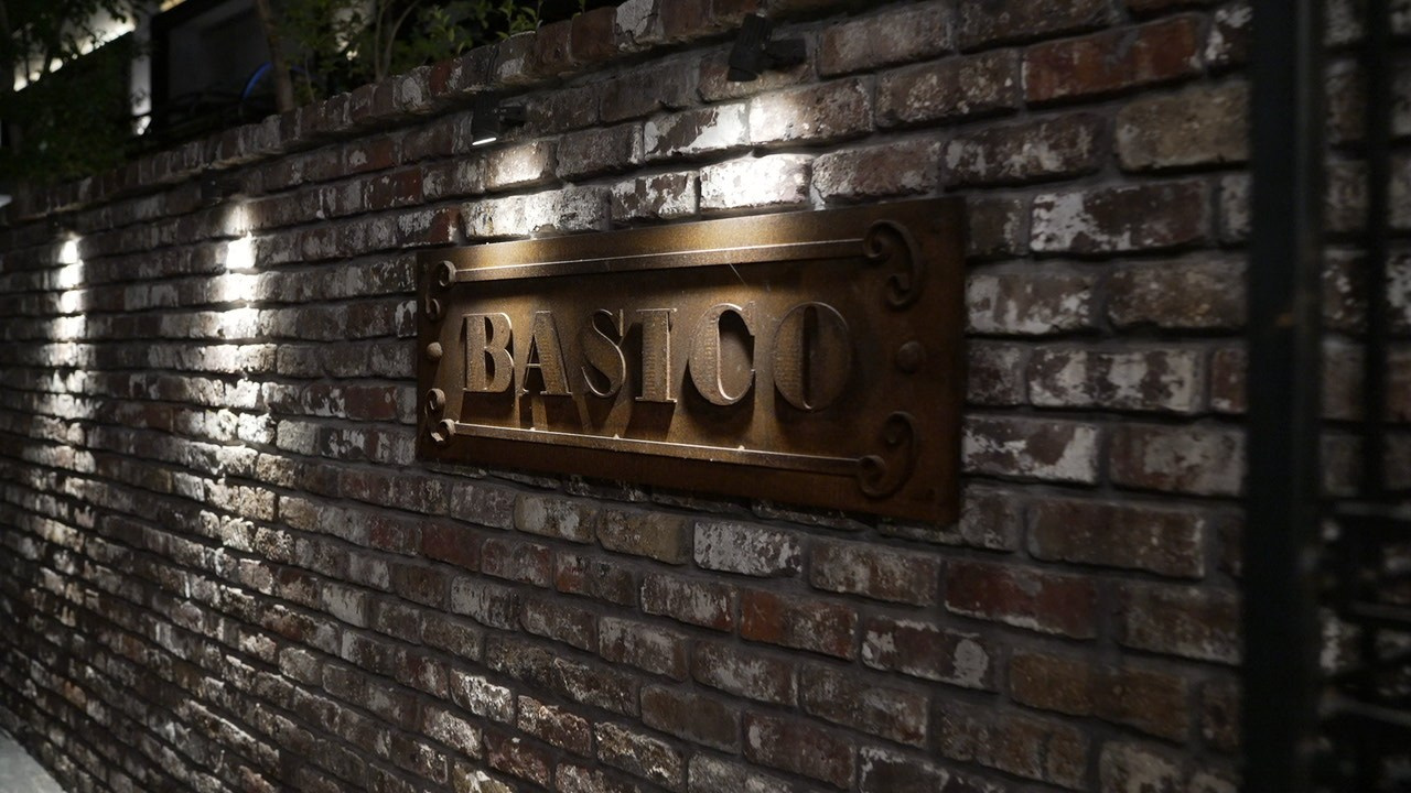 VIA / BASICO. Wedding and events photographers Studio Shalom