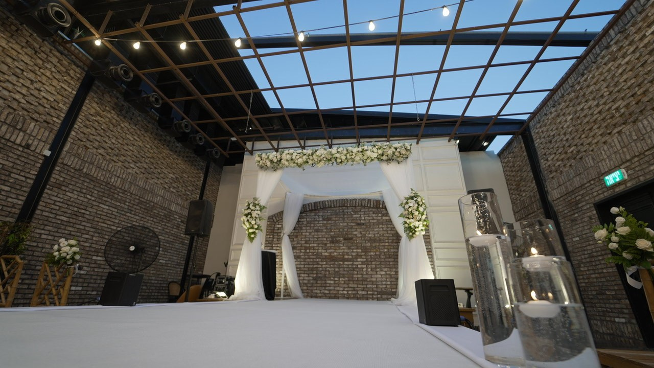 VIA / BASICO. Wedding and events photographers Studio Shalom