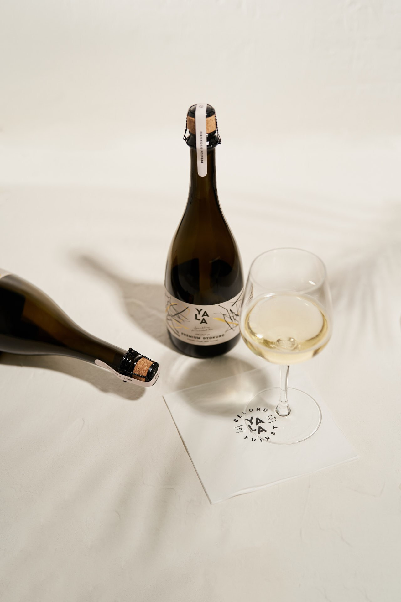 YALA — PREMIUM. Boutique 3D product pack-shot Studio