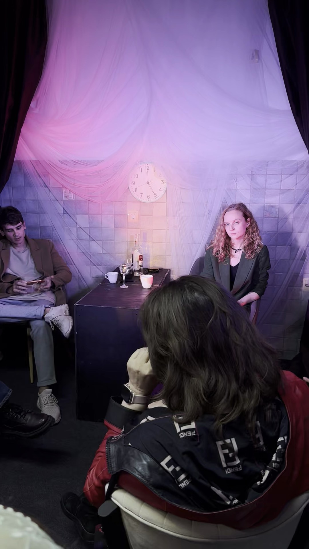 Фоторепортаж вистави у Будві. Портретний фотограф Альона Новгородцева