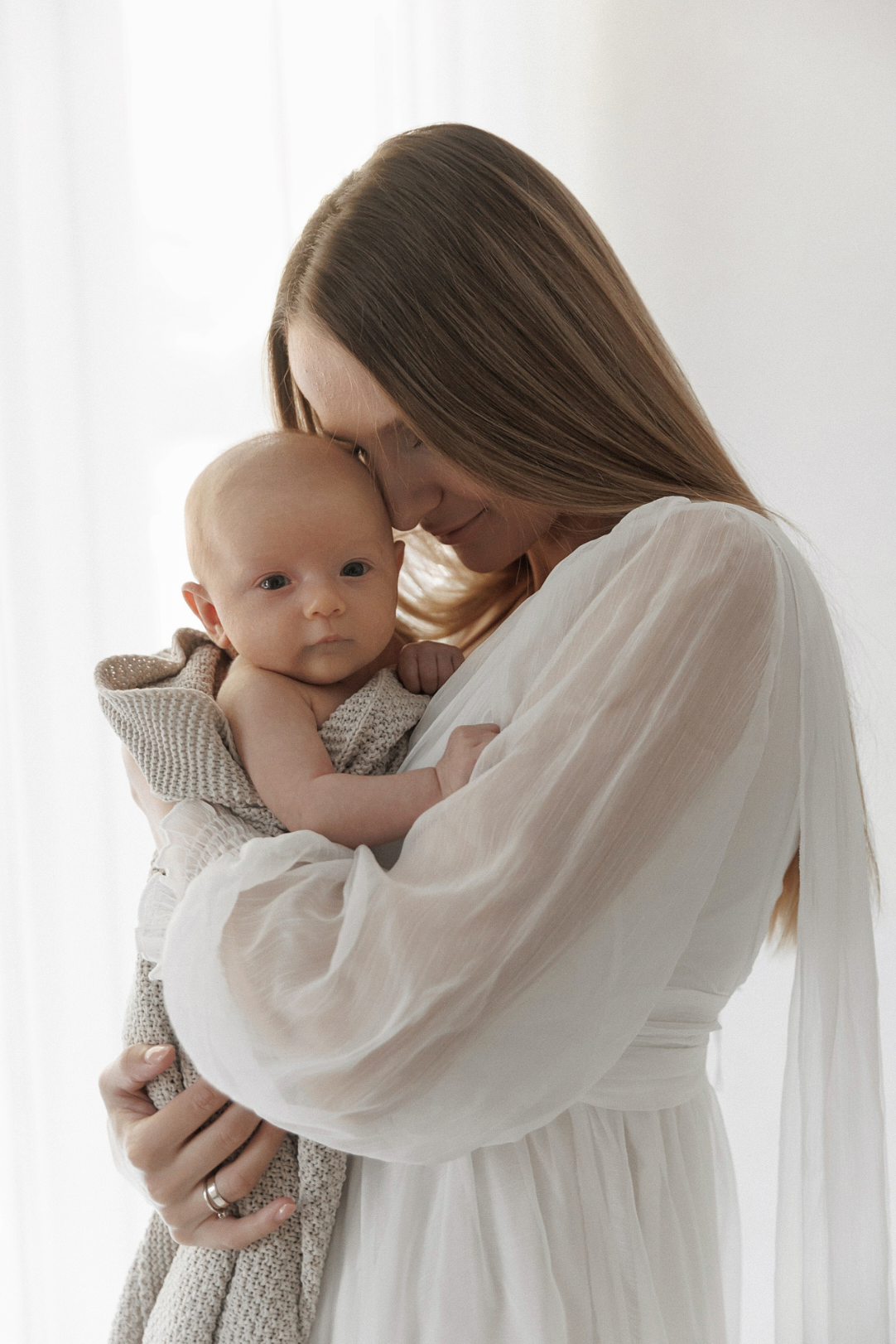 MATERNITY & NEWBORN professional Photography by Irene Chaikeen. Irene Chaikeen | Maternity and newborn photoshoot in Essex/London