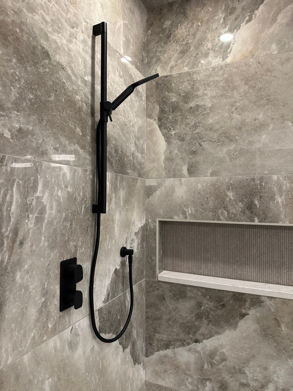 Bathrooms & Showers. Moroz Building Solutions LTD