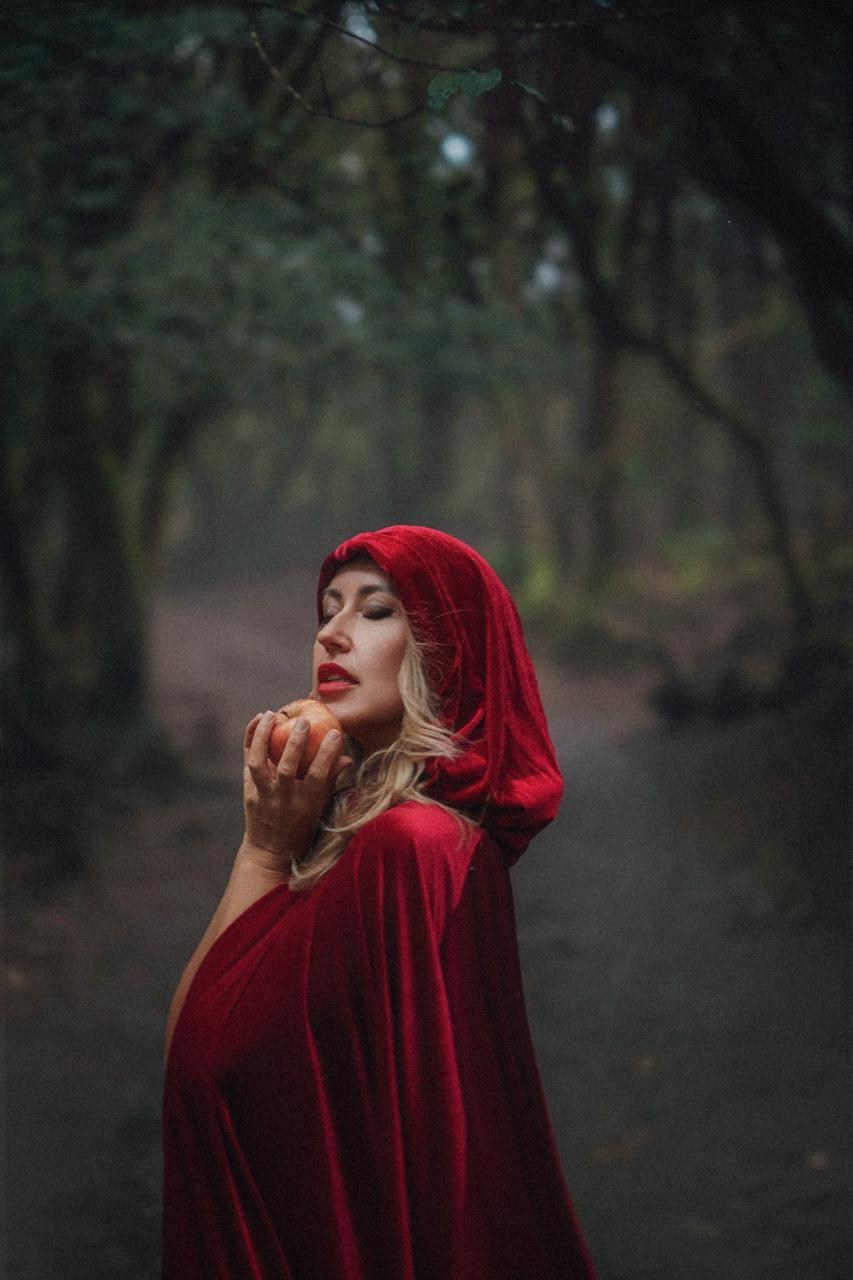 Anaga. Family, newborn, maternity, wedding, couple, proposal photographer in Tenerife | Flying dress photoshoots | Tania Bonnet