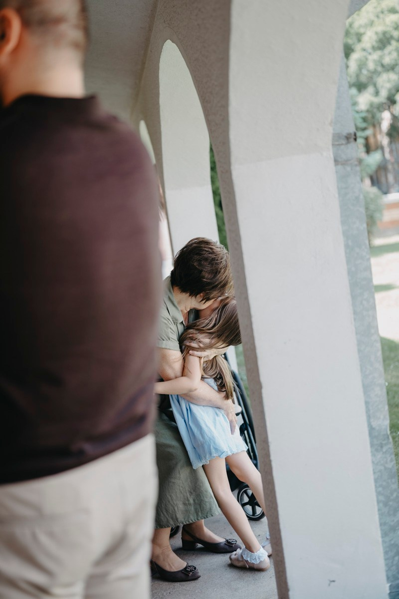 Verino krstenje / Crkva Rodjenja Presvete Bogorodice, Batajnica. Deciji i porodicni fotograf u Beogradu Oksana Skendzic